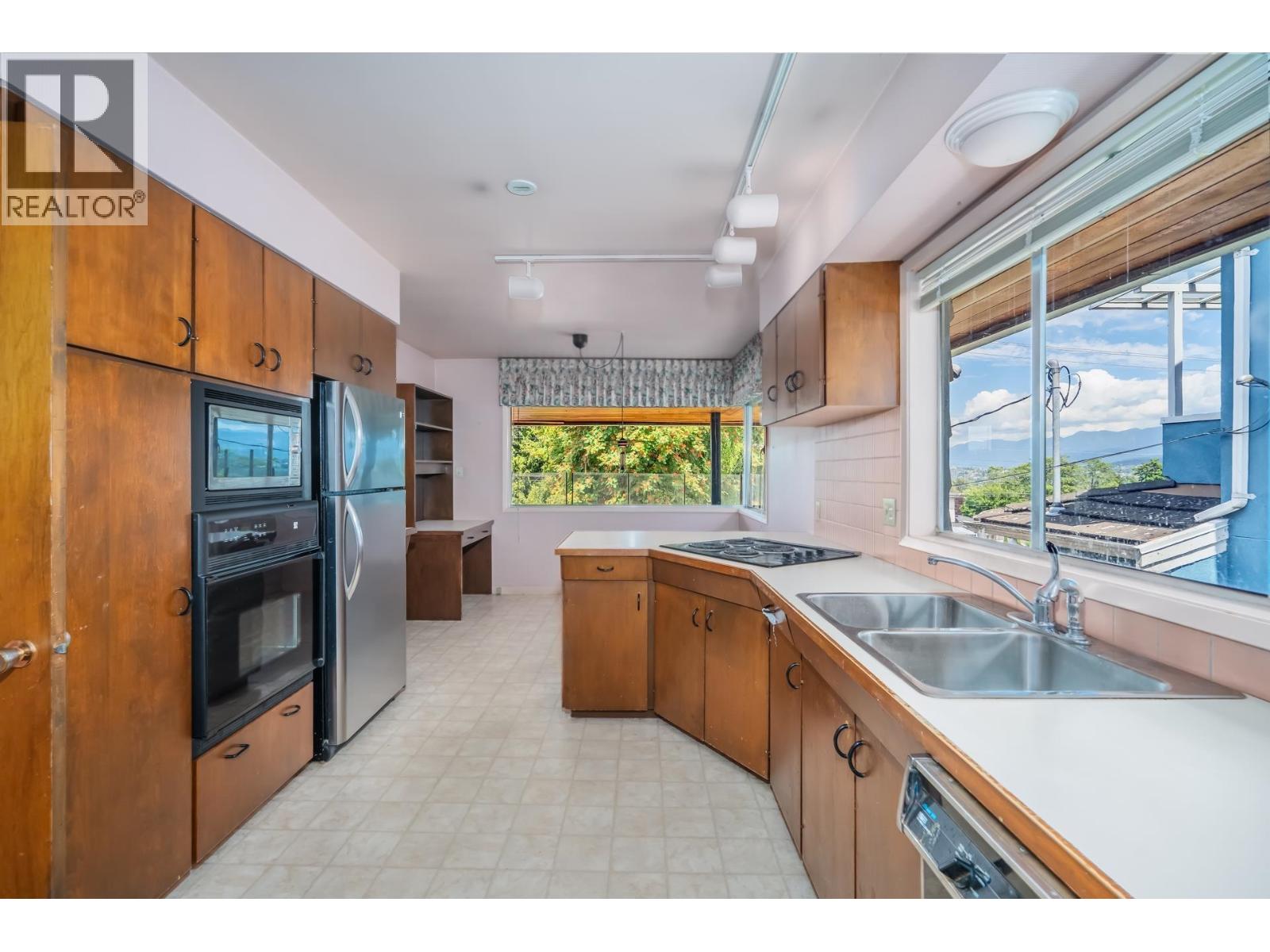 5240 Halley Avenue, Burnaby, British Columbia  V5H 2P8 - Photo 8 - R3112834