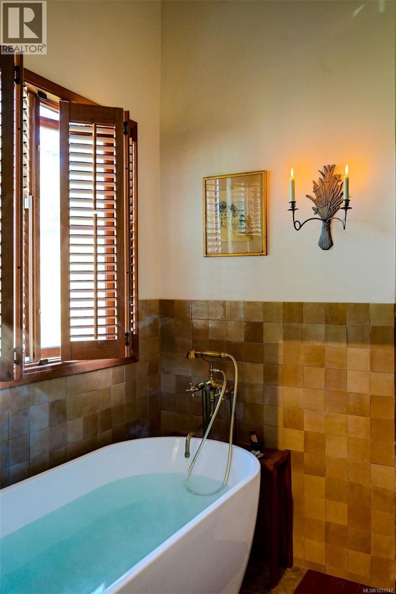 6587 West Saanich Rd, Central Saanich, British Columbia  V8M 1W8 - Photo 31 - 1031747