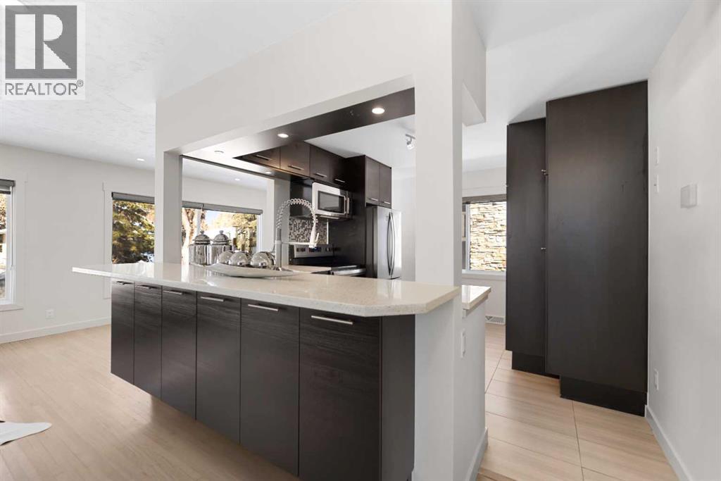 38 Westwood Drive Sw, Calgary, Alberta  T3C 2V7 - Photo 13 - A2299811