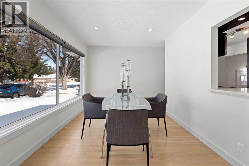 38 Westwood Drive Sw, Calgary, Alberta  T3C 2V7 - Photo 8 - A2299811