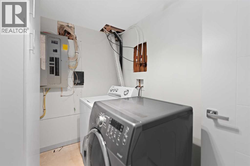 38 Westwood Drive Sw, Calgary, Alberta  T3C 2V7 - Photo 32 - A2299811