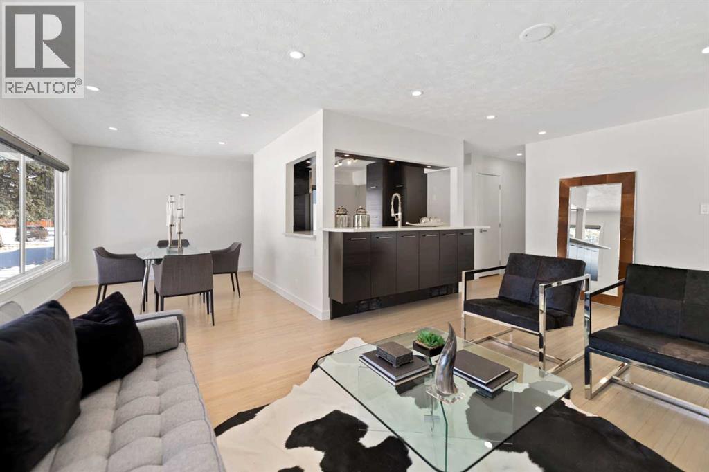 38 Westwood Drive Sw, Calgary, Alberta  T3C 2V7 - Photo 6 - A2299811