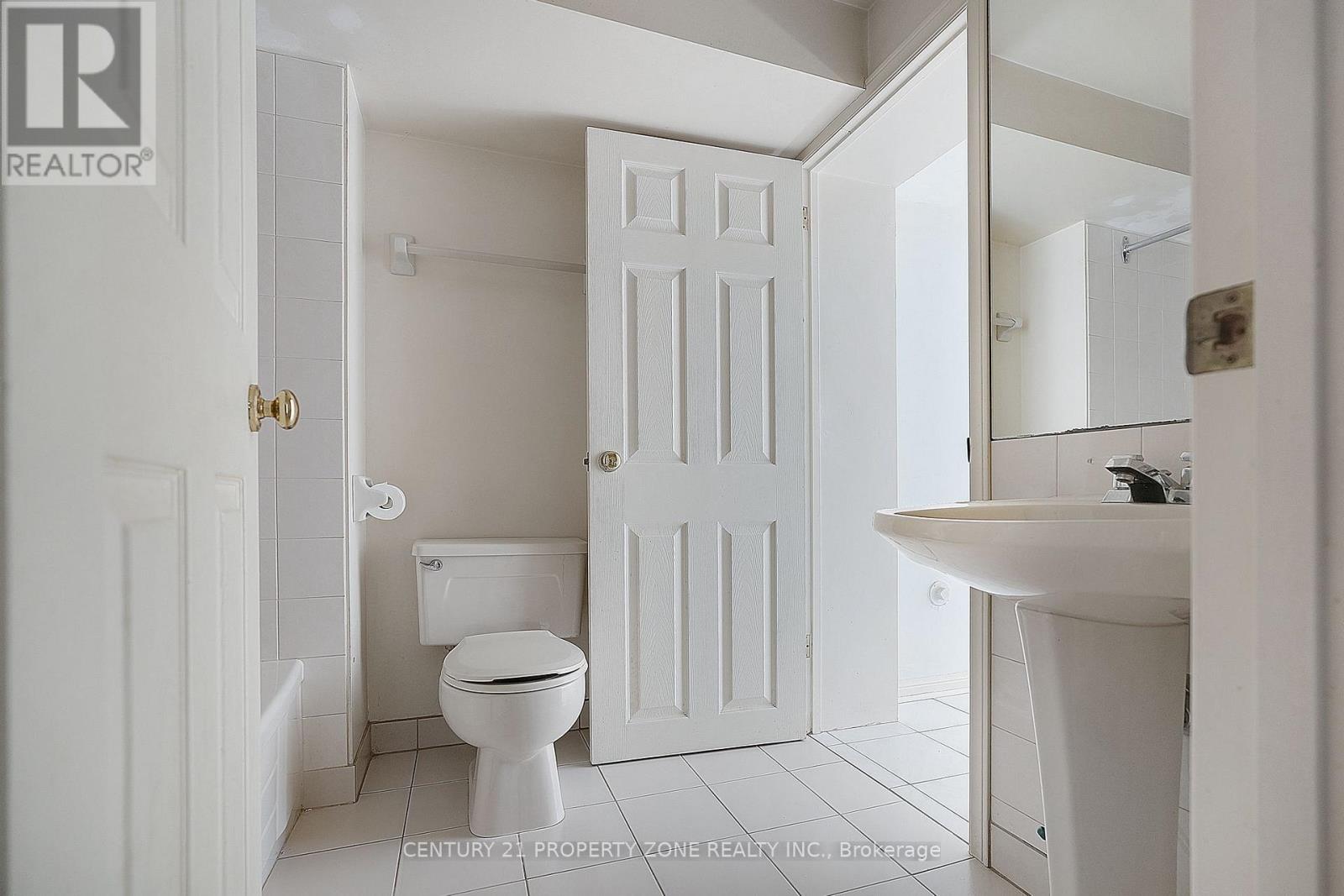 97 Sparkhall Avenue, Toronto, Ontario  M4K 1G7 - Photo 27 - E13014696