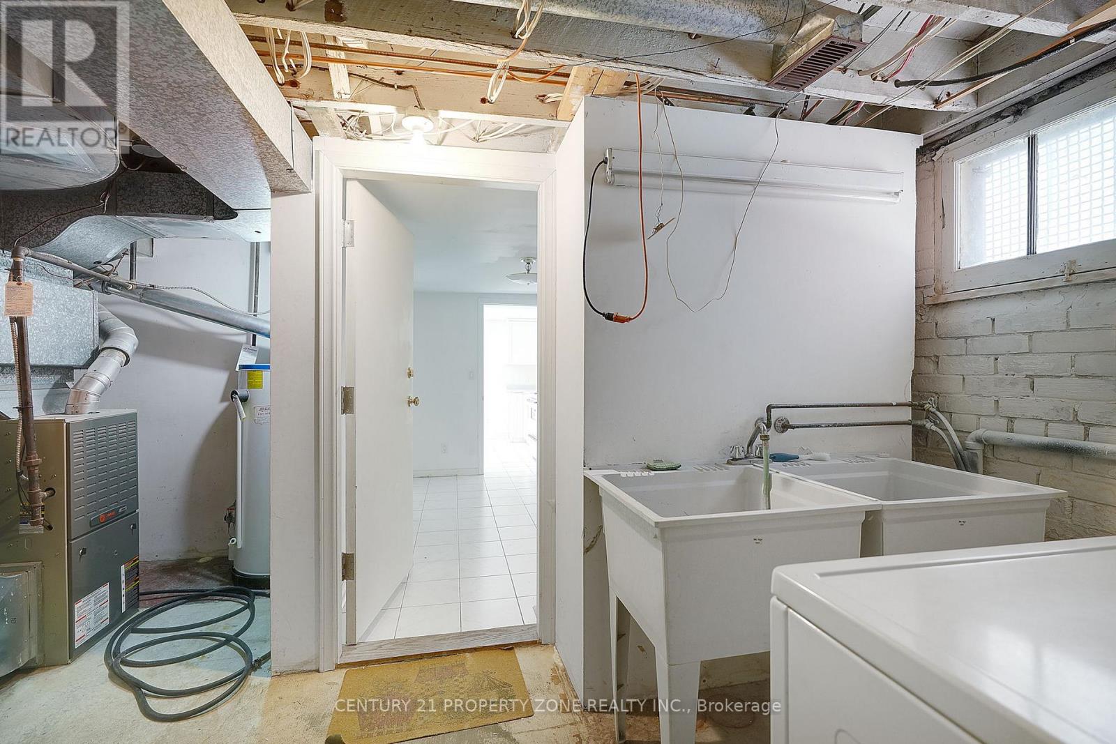 97 Sparkhall Avenue, Toronto, Ontario  M4K 1G7 - Photo 35 - E13014696