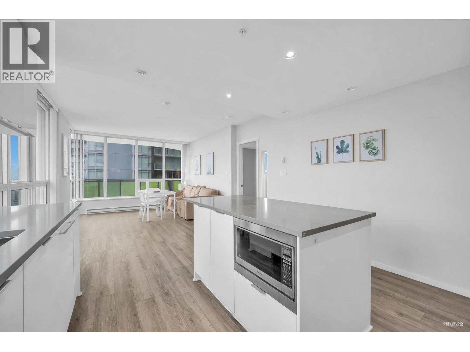 1607 6638 Dunblane Avenue, Burnaby, British Columbia  V5H 0G8 - Photo 2 - R3111513