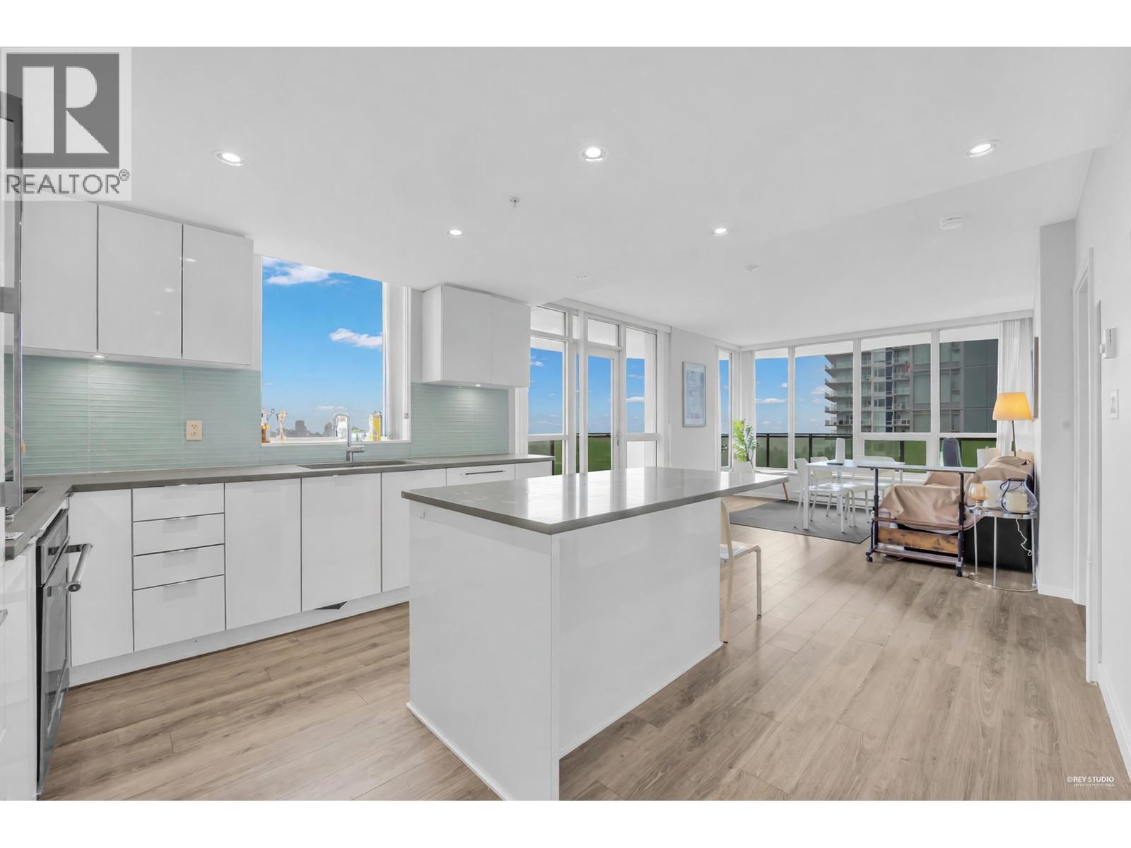 1607 6638 Dunblane Avenue, Burnaby, British Columbia  V5H 0G8 - Photo 3 - R3111513