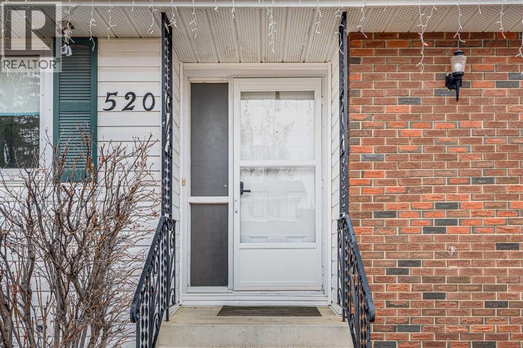 520 8 Street SE, Three Hills, Alberta  T0M 2A0 - Photo 3 - A2302460