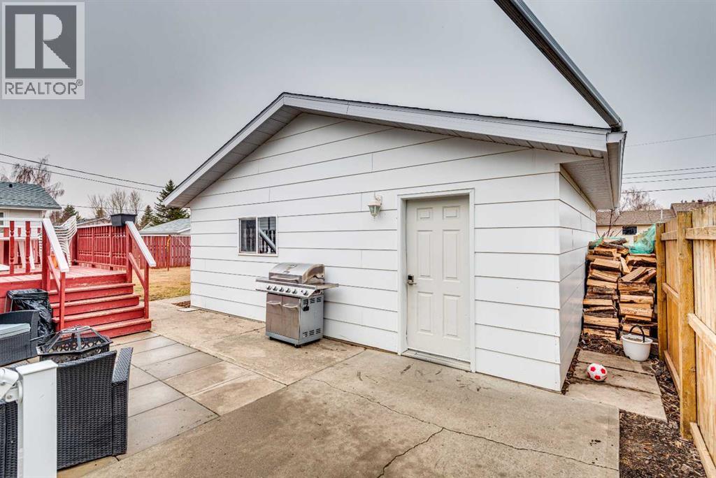 520 8 Street SE, Three Hills, Alberta  T0M 2A0 - Photo 5 - A2302460