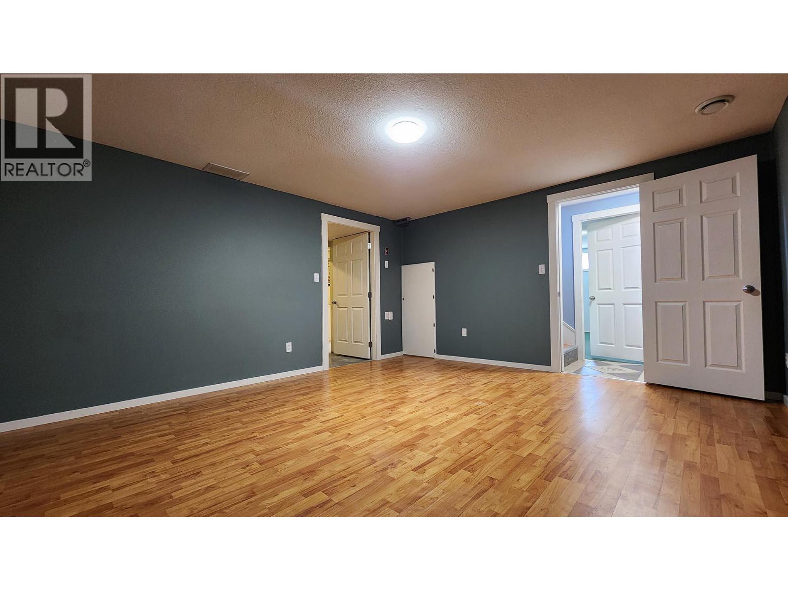 501 5th Avenue, Castlegar, British Columbia  V1N 1W1 - Photo 48 - 10383908