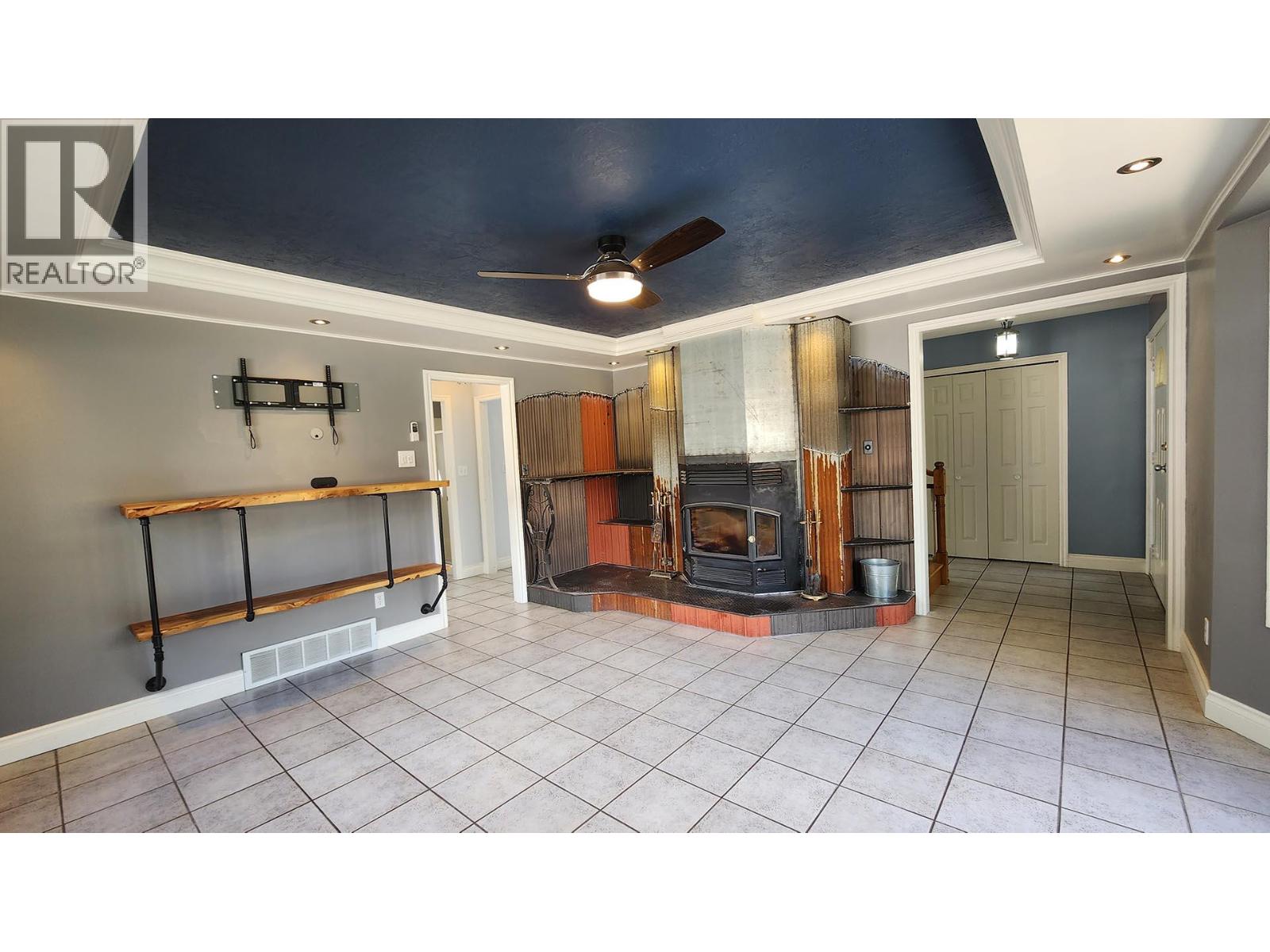 501 5th Avenue, Castlegar, British Columbia  V1N 1W1 - Photo 7 - 10383908