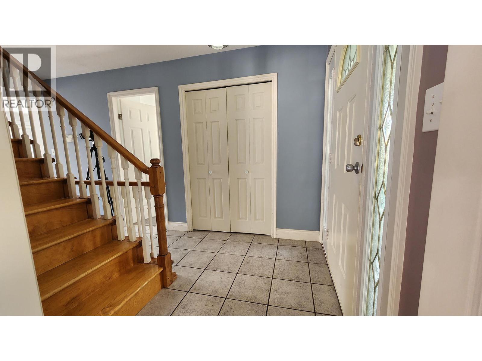 501 5th Avenue, Castlegar, British Columbia  V1N 1W1 - Photo 6 - 10383908