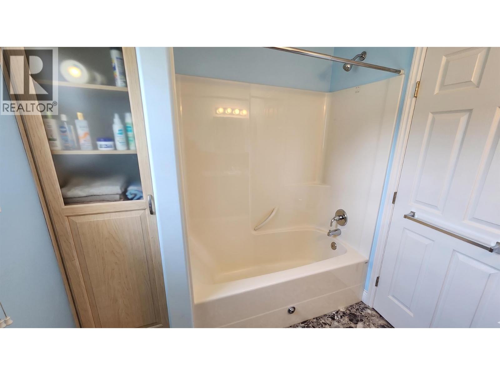 501 5th Avenue, Castlegar, British Columbia  V1N 1W1 - Photo 46 - 10383908