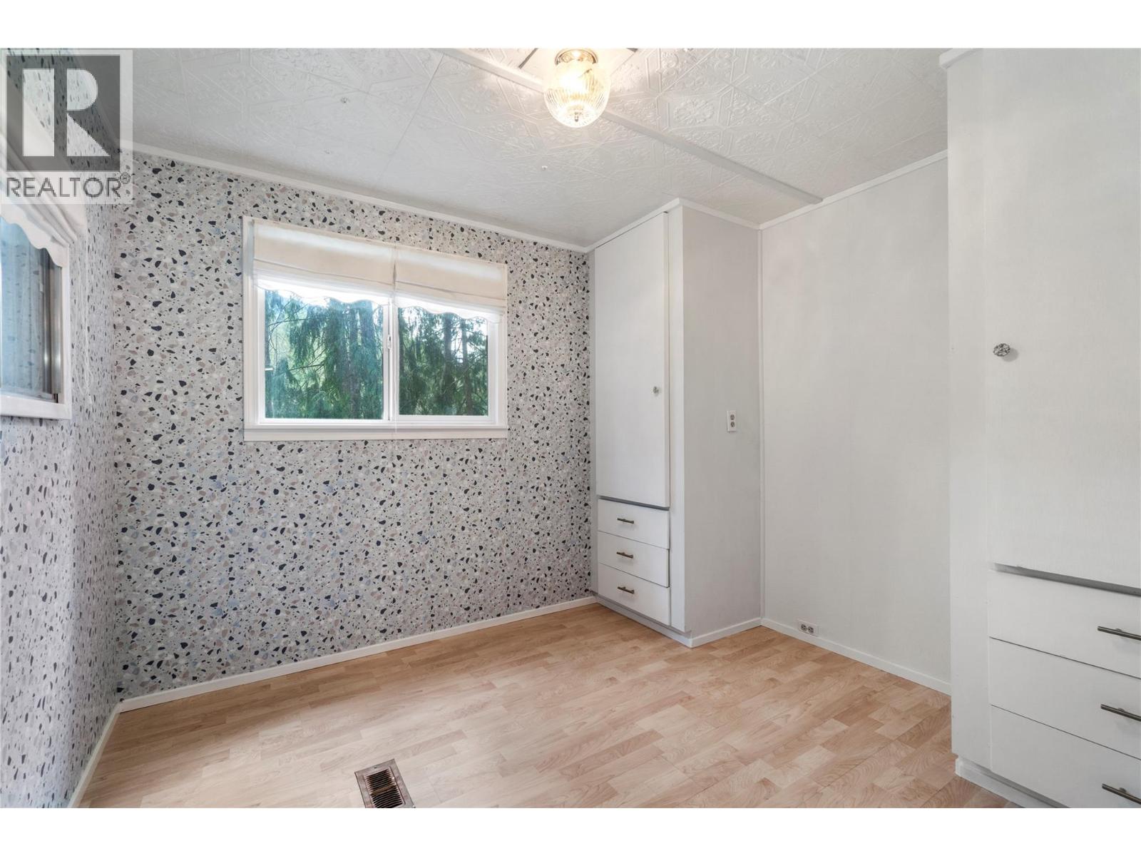 6670 Trans Canada Highway Ne Unit# 10, Canoe, British Columbia  V0E 1K0 - Photo 12 - 10383930