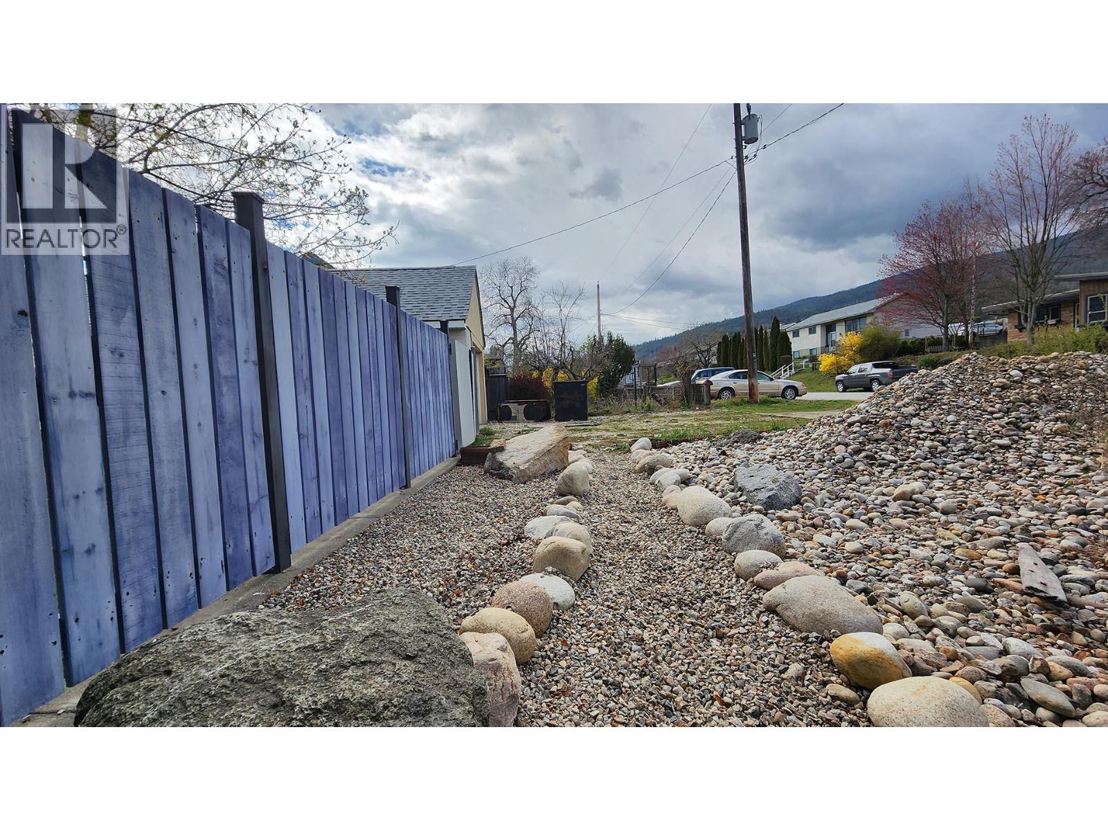 501 5th Avenue, Castlegar, British Columbia  V1N 1W1 - Photo 65 - 10383908