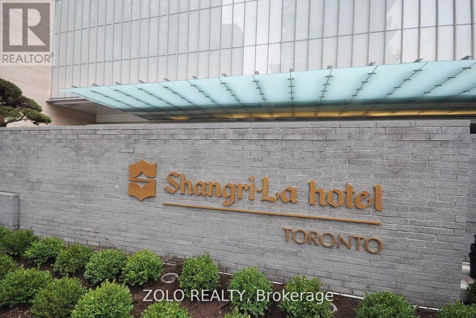 5505 - 180 University Avenue, Toronto, Ontario  M5H 0A2 - Photo 2 - C12684128