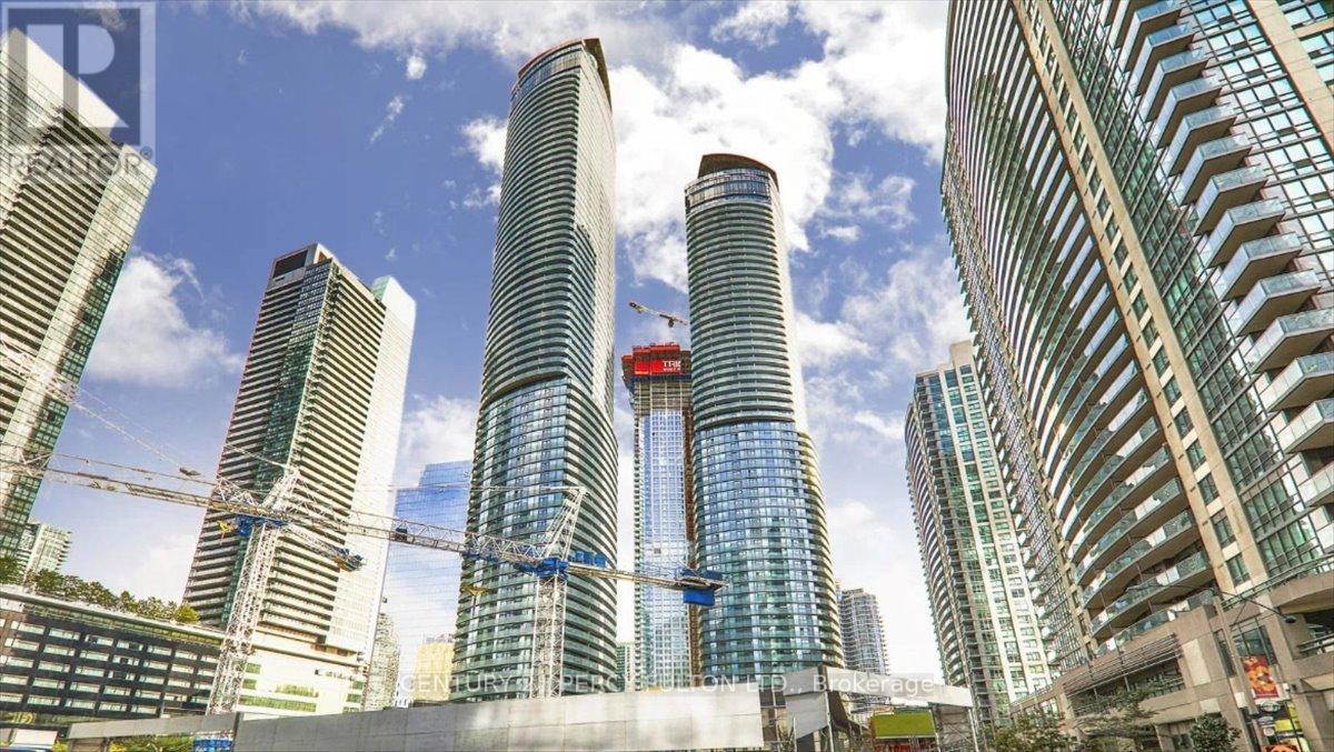 313 - 1 Bloor Street E, Toronto, Ontario  M4W 0A8 - Photo 2 - C13011210