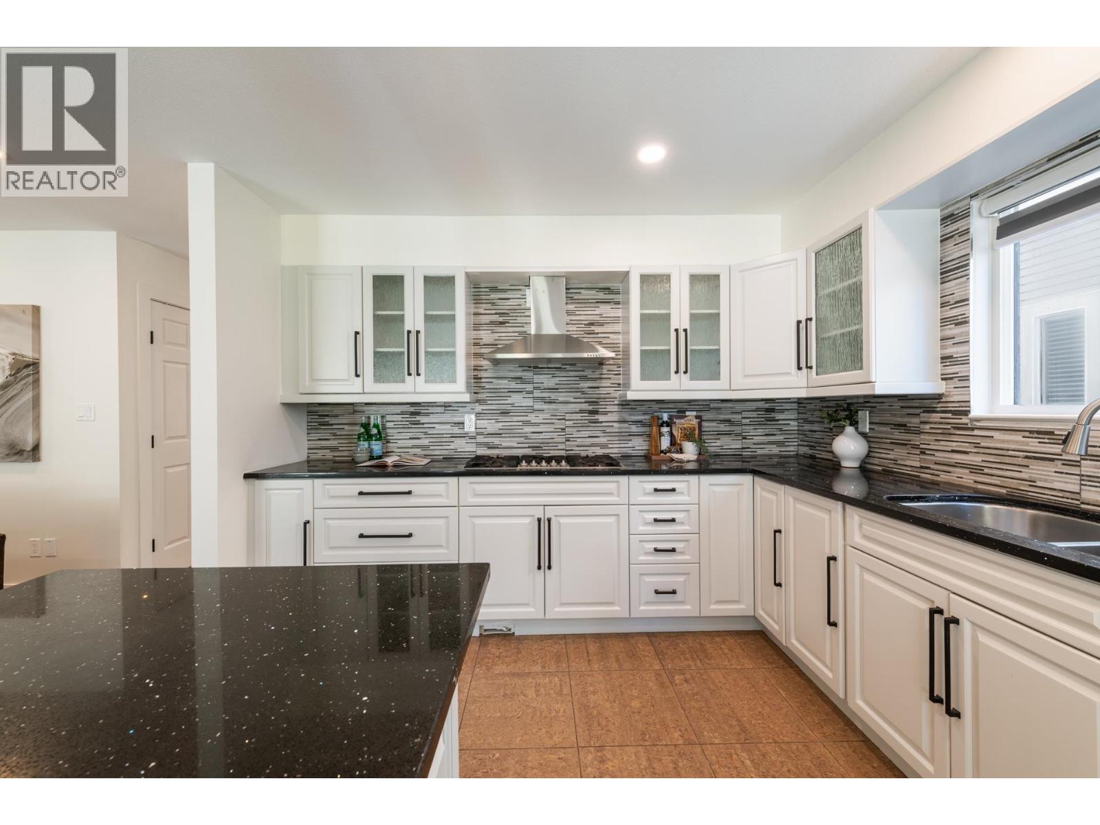 2111 Philip Avenue, North Vancouver, British Columbia  V7P 2W5 - Photo 14 - R3112892