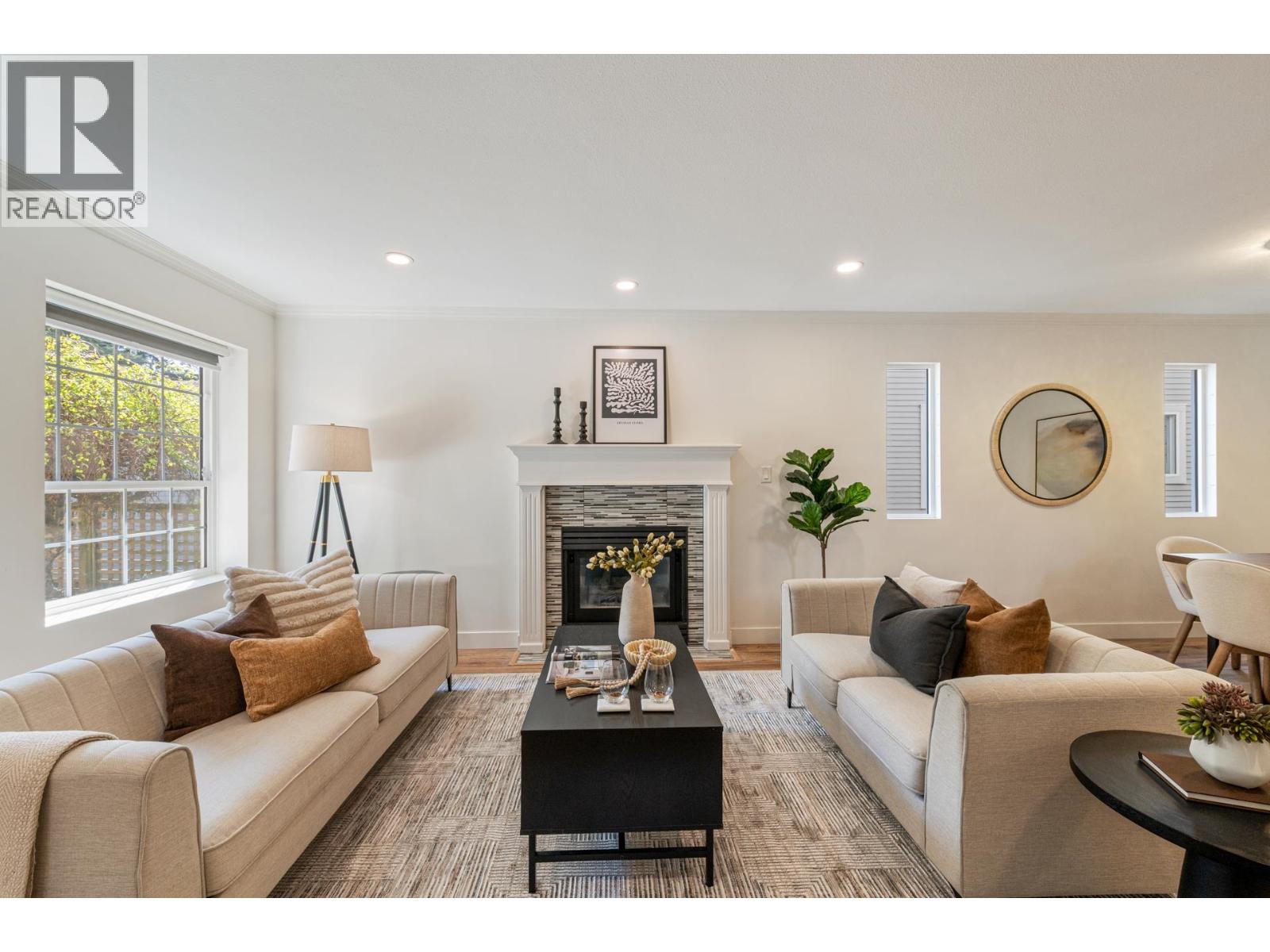 2111 Philip Avenue, North Vancouver, British Columbia  V7P 2W5 - Photo 3 - R3112892