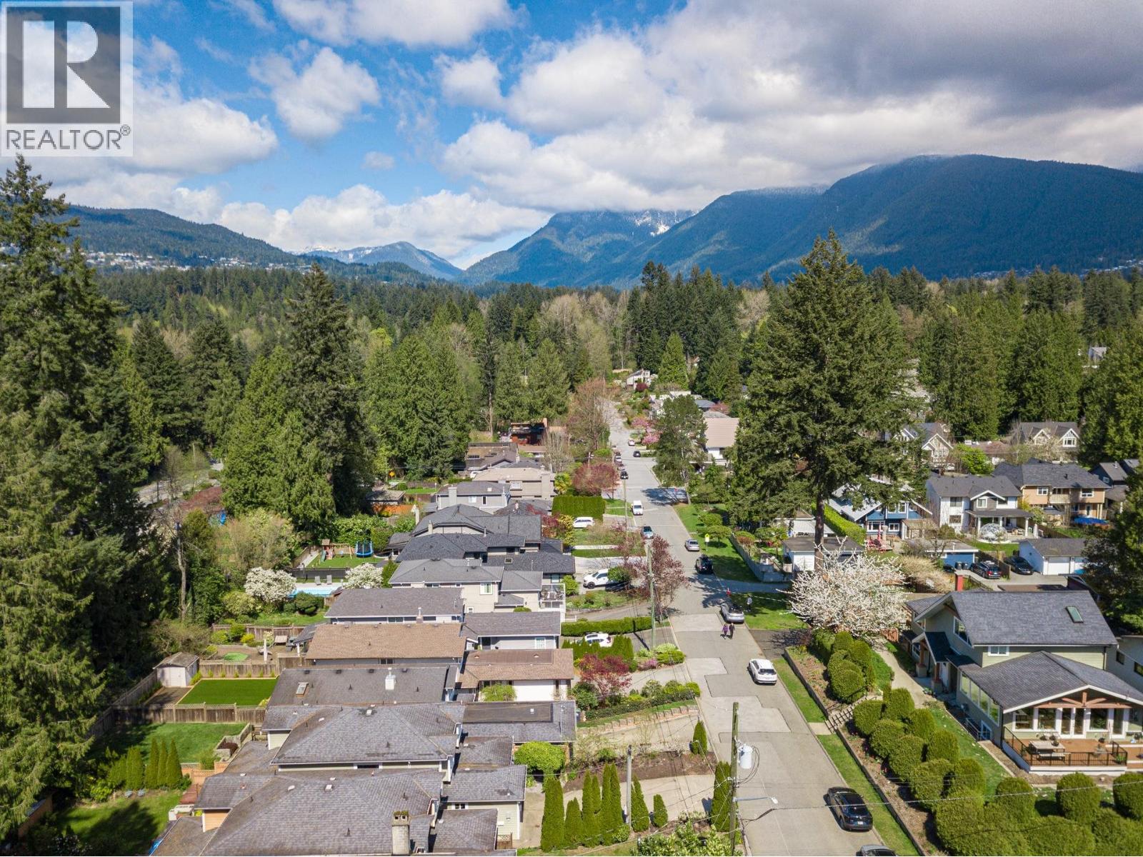 2111 Philip Avenue, North Vancouver, British Columbia  V7P 2W5 - Photo 37 - R3112892