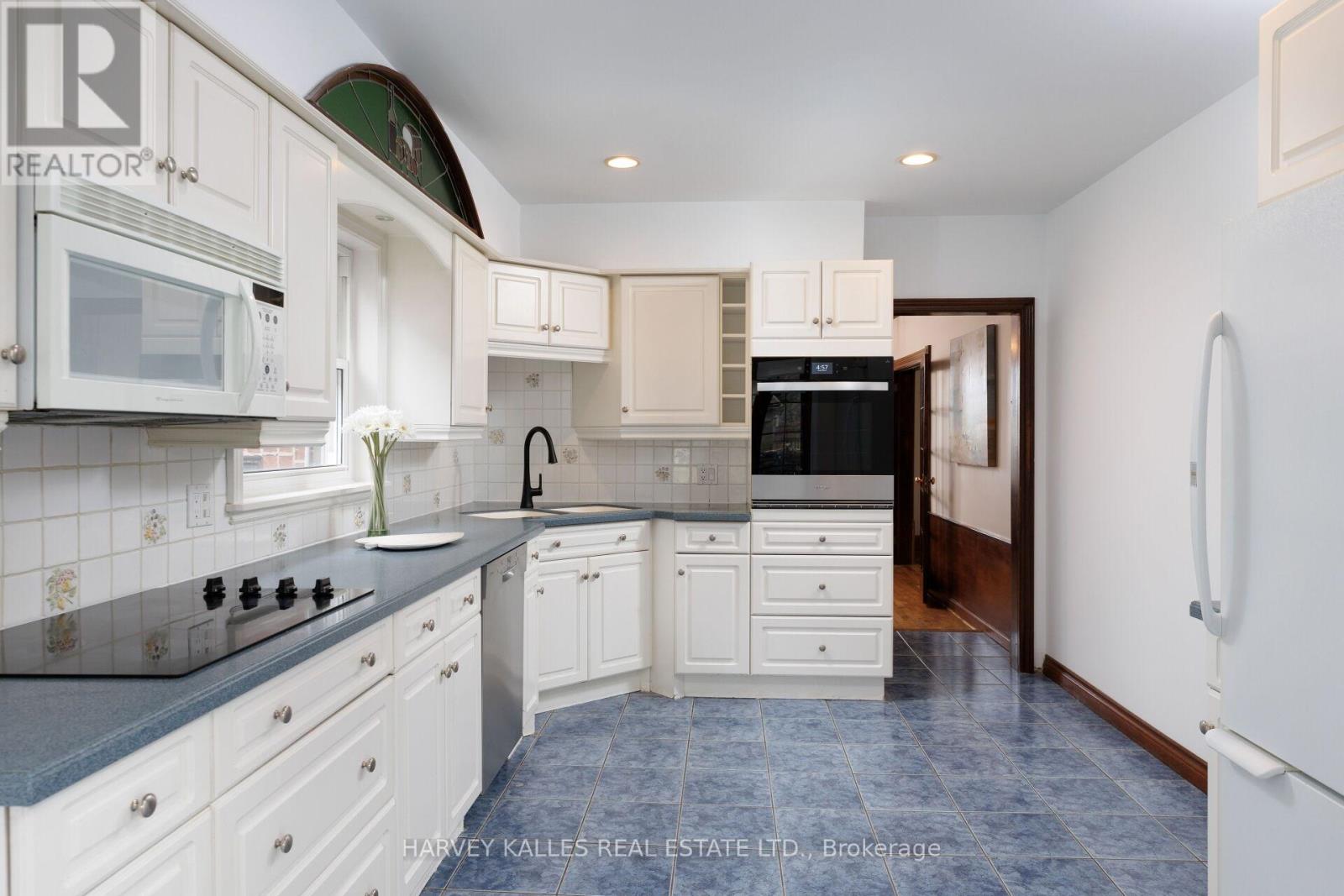 4 Twenty Third Street, Toronto, Ontario  M8V 3M7 - Photo 19 - W13010394