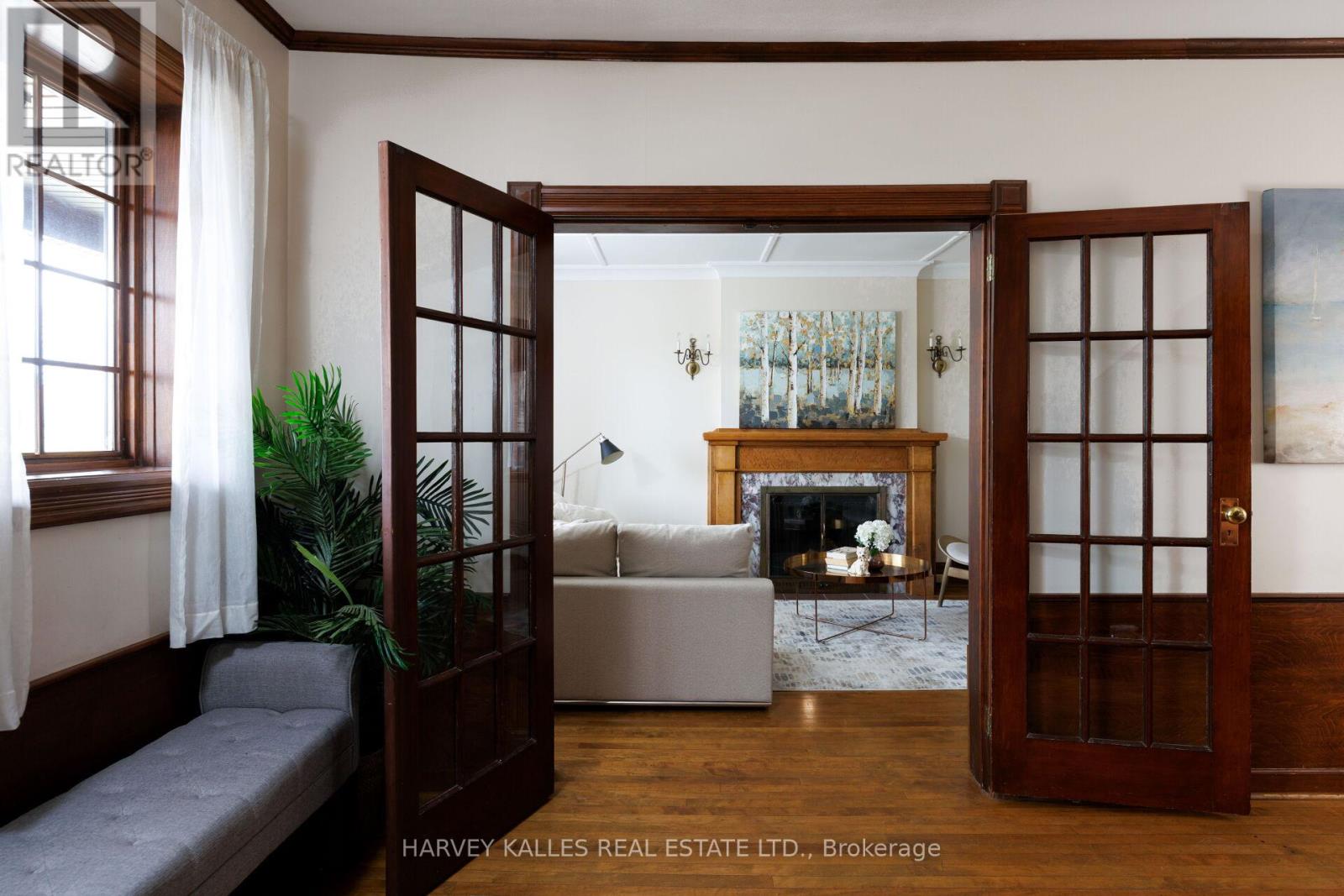 4 Twenty Third Street, Toronto, Ontario  M8V 3M7 - Photo 10 - W13010394