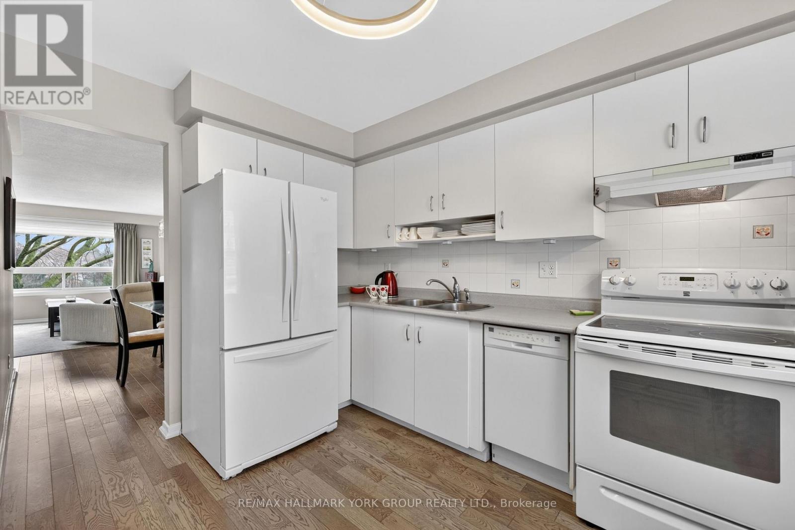 35 Parkland Court, Aurora, Ontario  L4G 3M5 - Photo 10 - N13014616