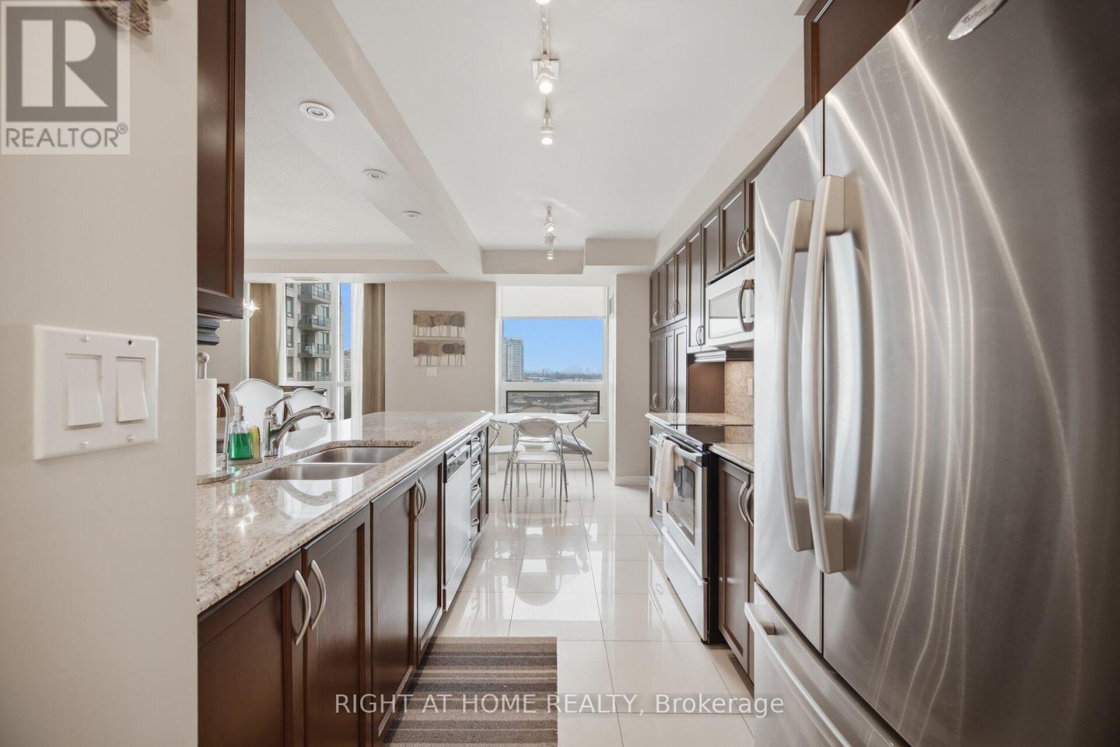 1010 - 88 Promenade Circle, Vaughan, Ontario  L4J 9A4 - Photo 14 - N13014662