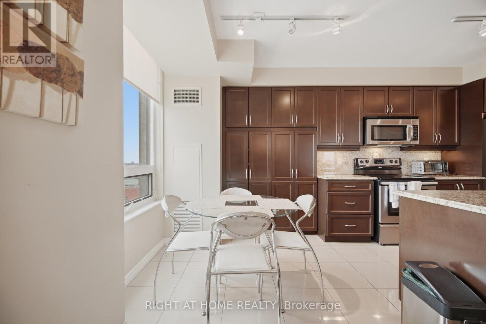 1010 - 88 Promenade Circle, Vaughan, Ontario  L4J 9A4 - Photo 19 - N13014662