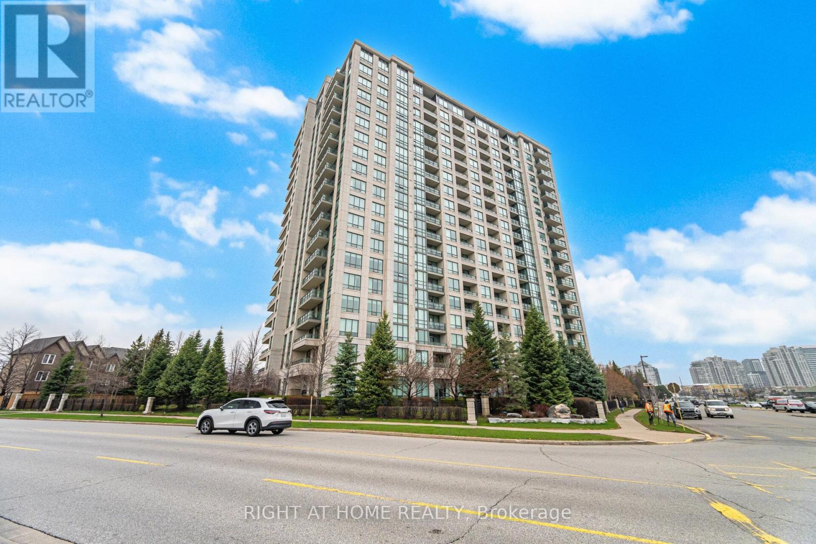 1010 - 88 Promenade Circle, Vaughan, Ontario  L4J 9A4 - Photo 2 - N13014662