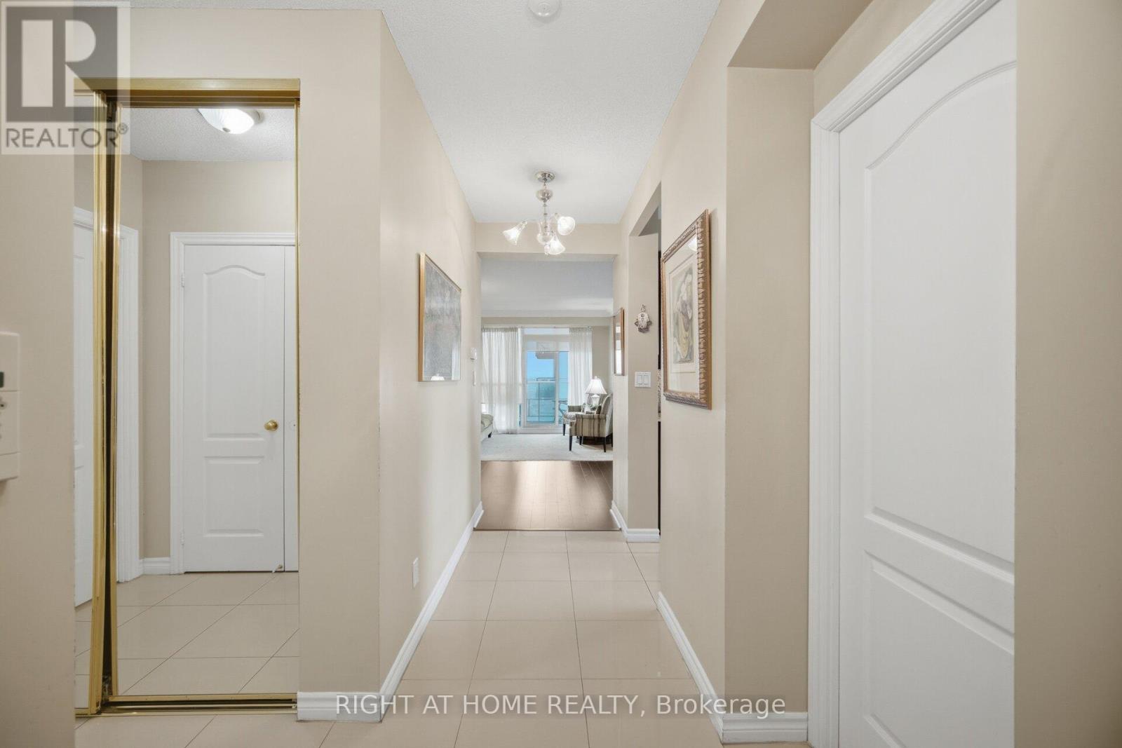 1010 - 88 Promenade Circle, Vaughan, Ontario  L4J 9A4 - Photo 9 - N13014662