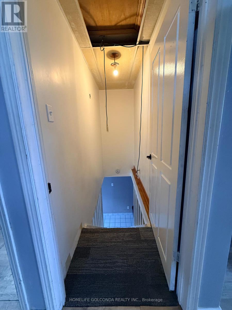 46 Elm Grove Avenue S, Richmond Hill, Ontario  L4E 2V3 - Photo 13 - N13014688