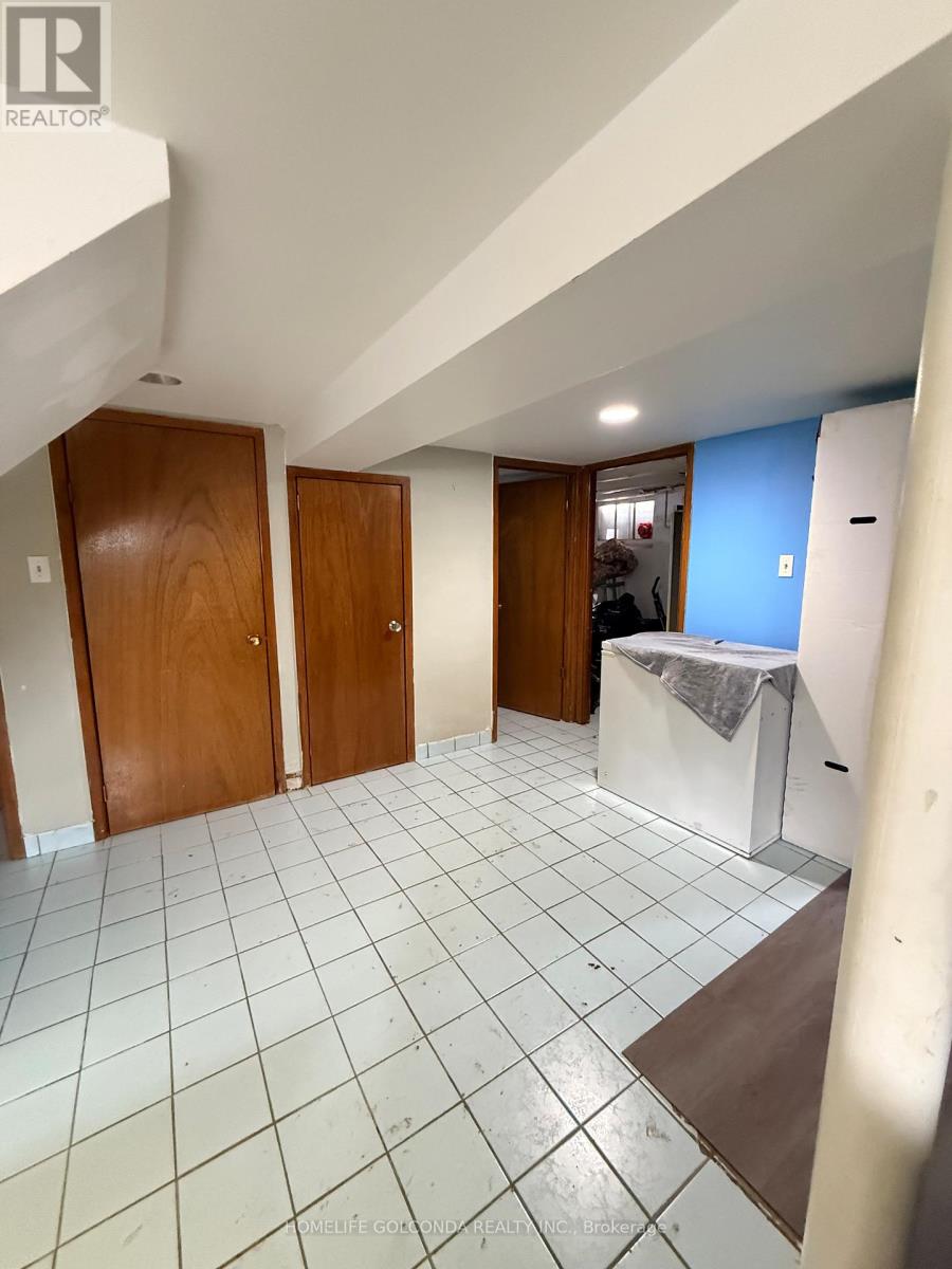 46 Elm Grove Avenue S, Richmond Hill, Ontario  L4E 2V3 - Photo 16 - N13014688