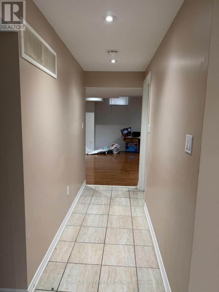 3 Cabin Trail Crescent, Whitchurch-Stouffville, Ontario  L4A 0S7 - Photo 5 - N13014694