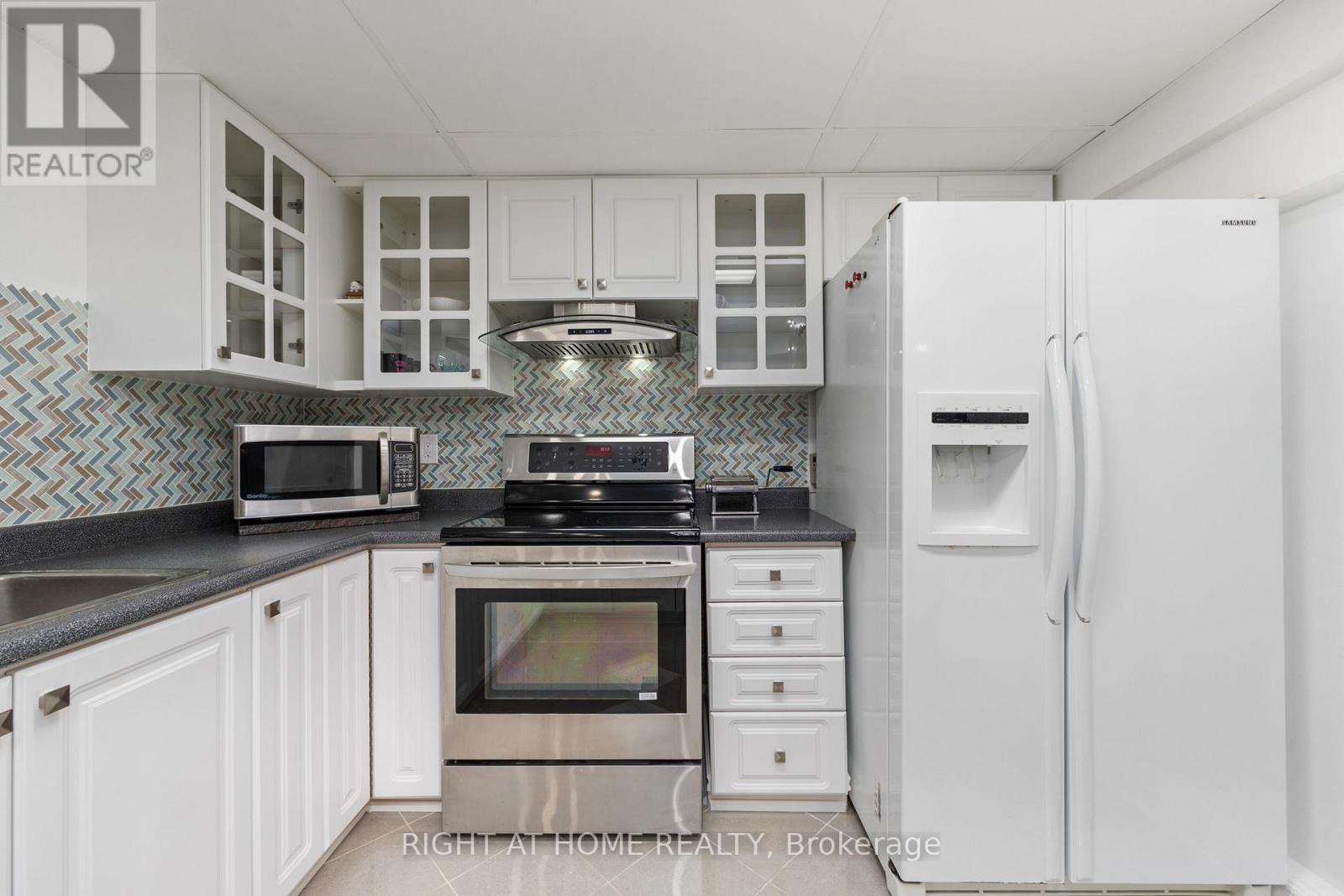 Basement - 14 Sterritt Drive, Brampton, Ontario  L6Y 5E4 - Photo 10 - W13014650