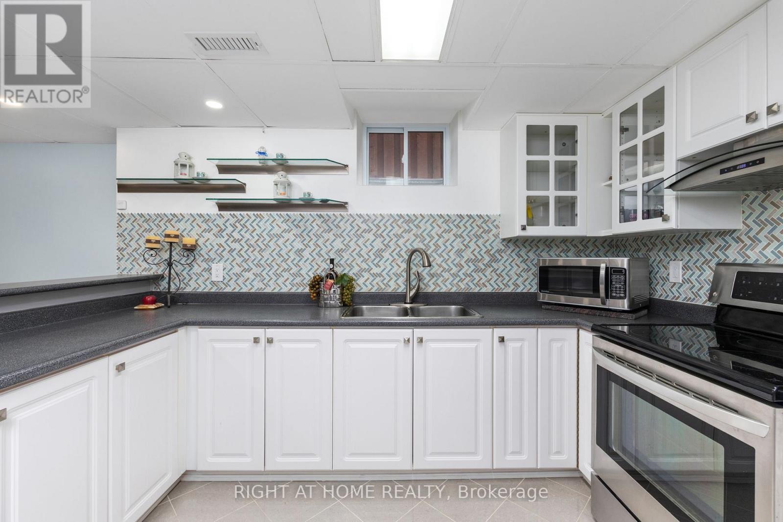 Basement - 14 Sterritt Drive, Brampton, Ontario  L6Y 5E4 - Photo 9 - W13014650