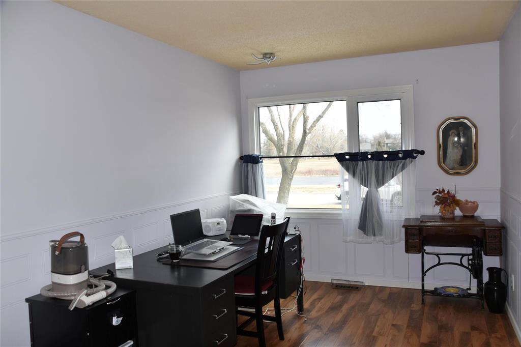 1044 Crestview Park Drive, Winnipeg, Manitoba  R2Y 0W2 - Photo 13 - 202607134