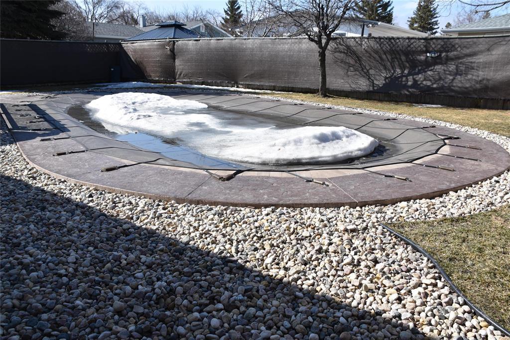 1044 Crestview Park Drive, Winnipeg, Manitoba  R2Y 0W2 - Photo 29 - 202607134