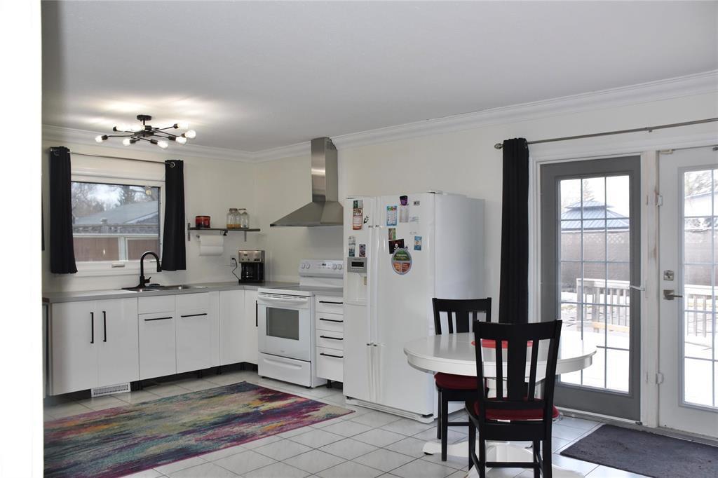 1044 Crestview Park Drive, Winnipeg, Manitoba  R2Y 0W2 - Photo 5 - 202607134