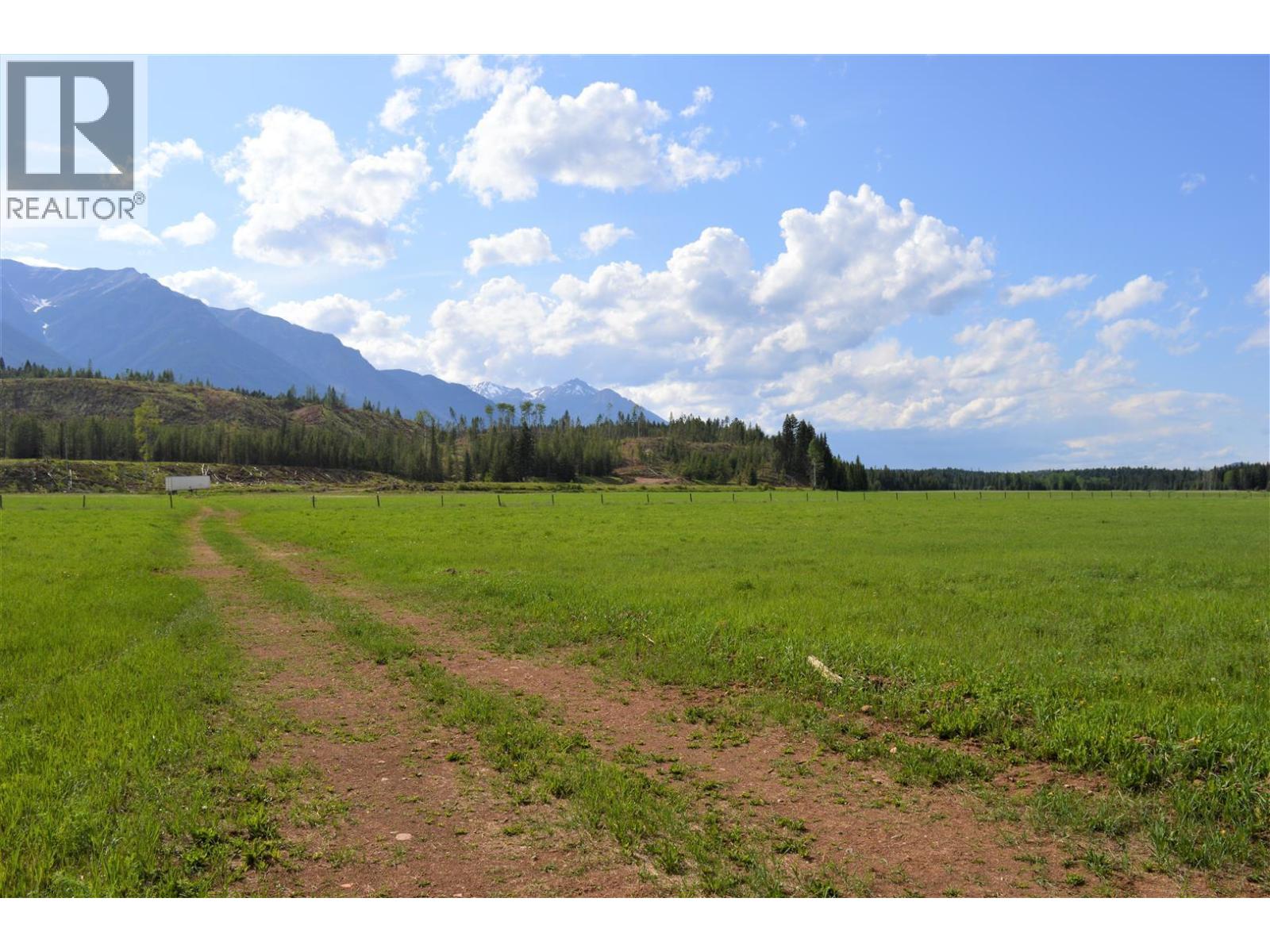 4945 Scott Road, Edgewater, British Columbia  V0A 1E0 - Photo 19 - 10346140