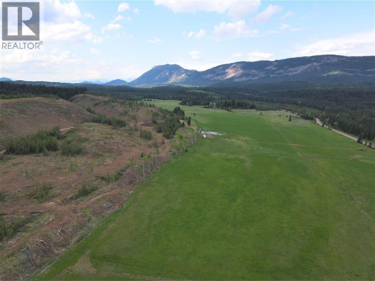 4945 Scott Road, Edgewater, British Columbia  V0A 1E0 - Photo 4 - 10346140