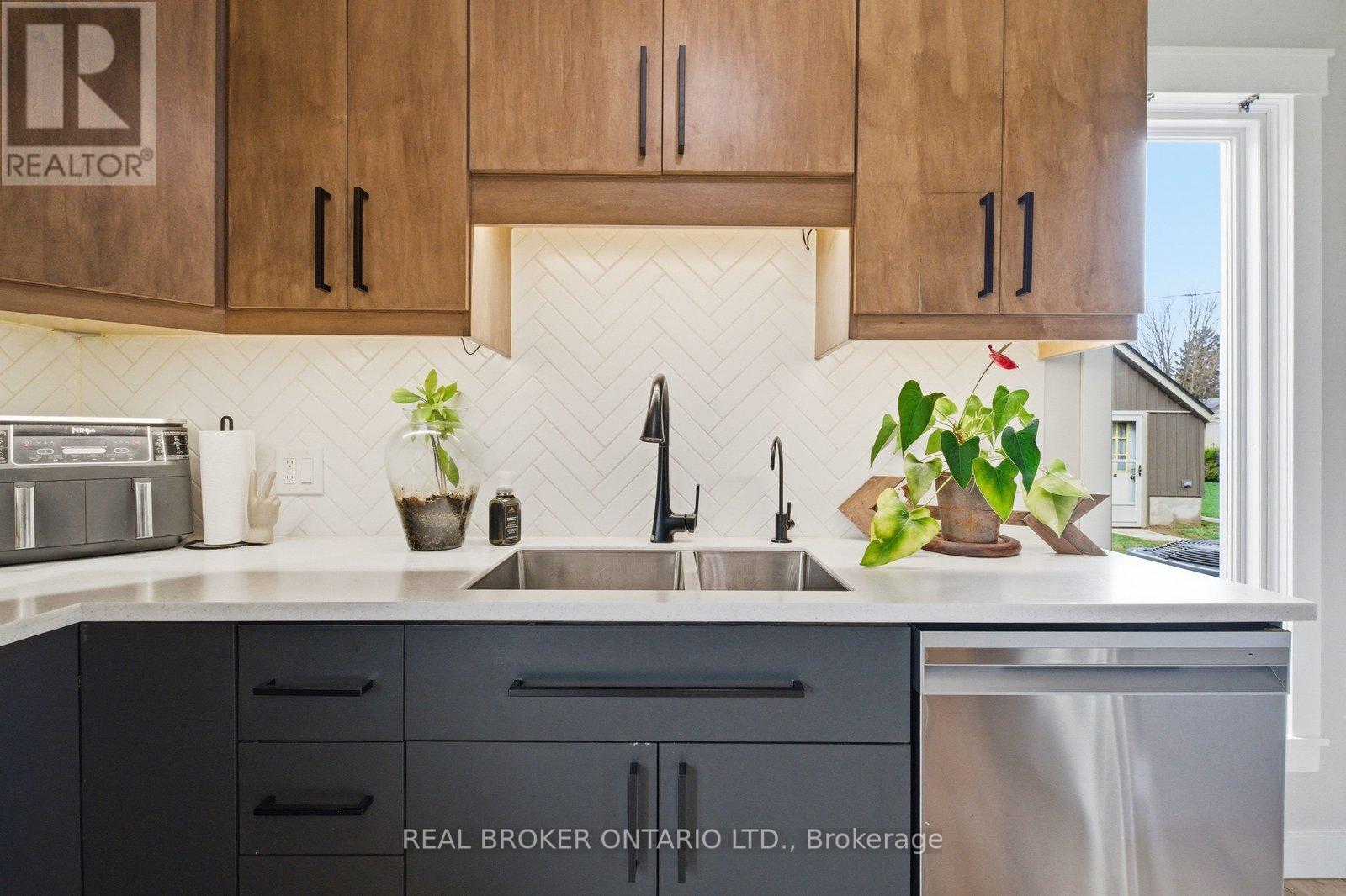 100 La Salette Road, Norfolk, Ontario  N0E 1H0 - Photo 11 - X13014602