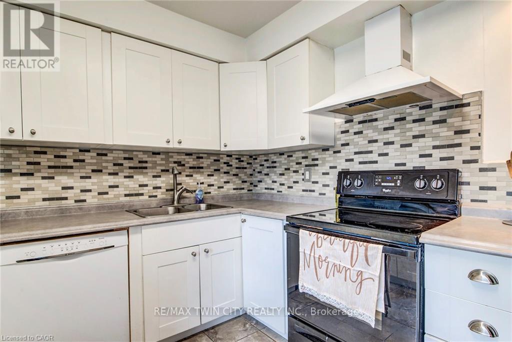 27 - 15 Green Valley Drive, Kitchener, Ontario  N2P 1K7 - Photo 9 - X13014642