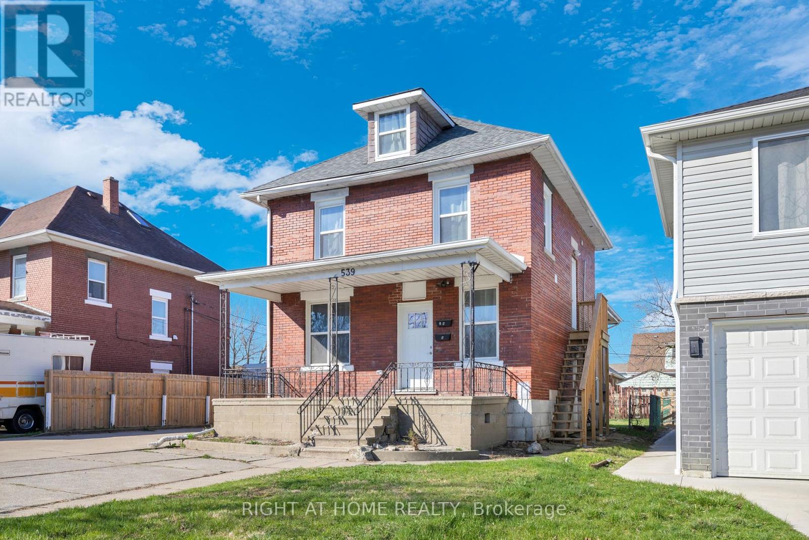 539 Campbell Avenue, Windsor, Ontario  N9B 2H5 - Photo 1 - X13014676