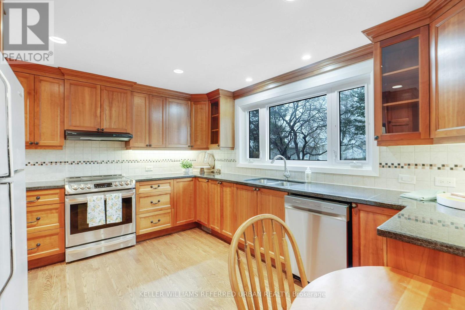 682 Glenhurst Crescent, Ottawa, Ontario  K1J 7B7 - Photo 14 - X13014678