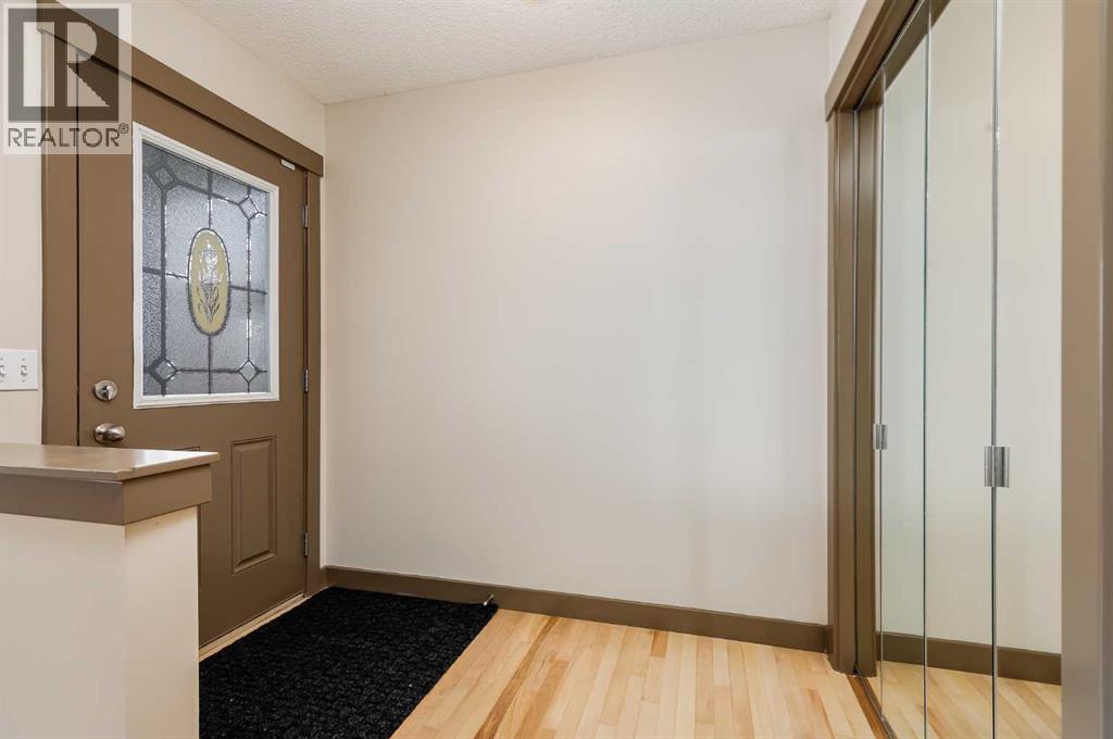 106 Luxstone Way SW, Airdrie, Alberta  T4B 0H6 - Photo 6 - A2290938