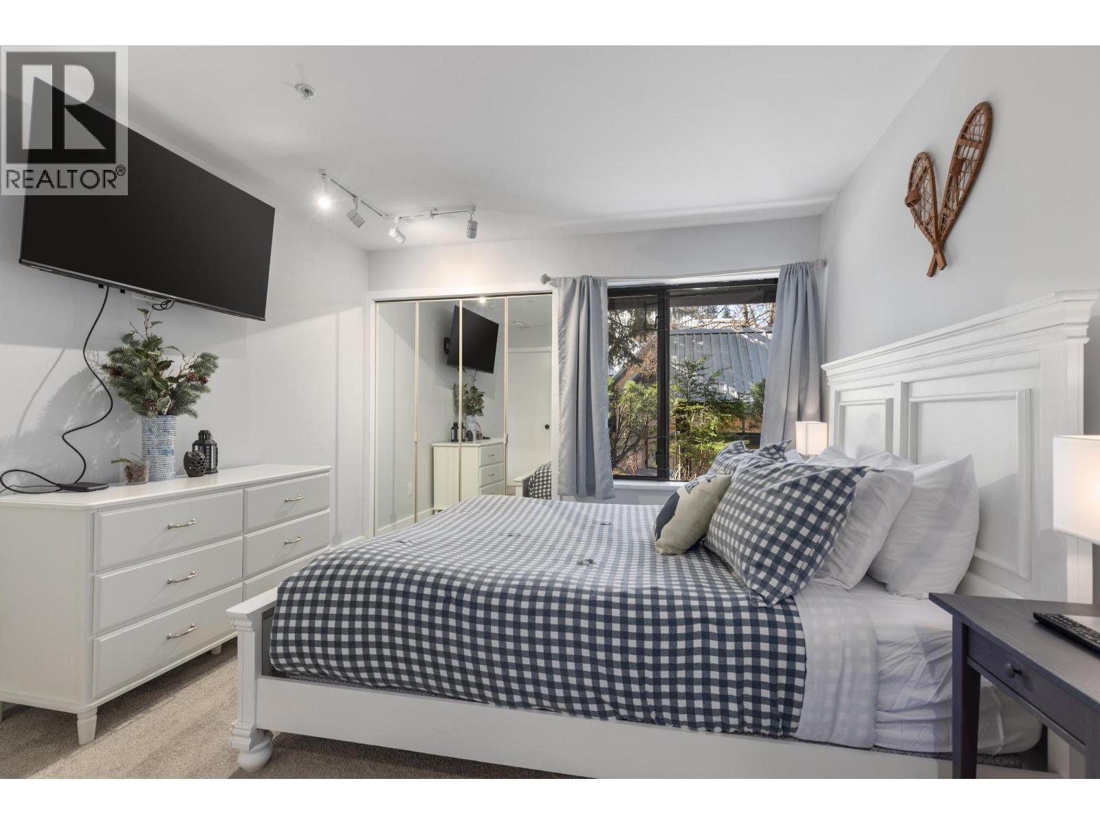 2 4637 Blackcomb Way, Whistler, British Columbia  V8E 0Y6 - Photo 12 - R3112065