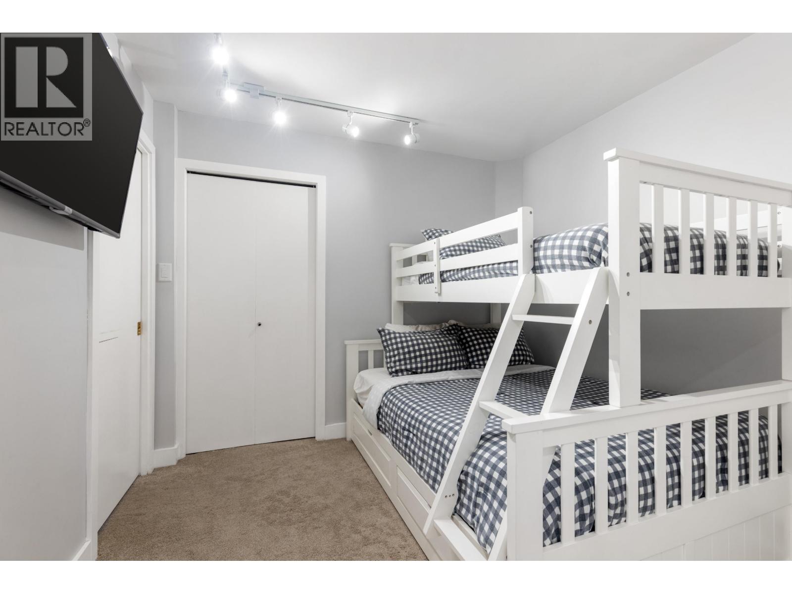 2 4637 Blackcomb Way, Whistler, British Columbia  V8E 0Y6 - Photo 15 - R3112065