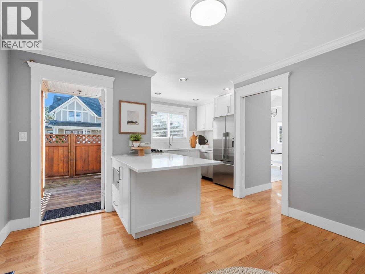 280 E 5th Street, North Vancouver, British Columbia  V7L 1L7 - Photo 12 - R3095648