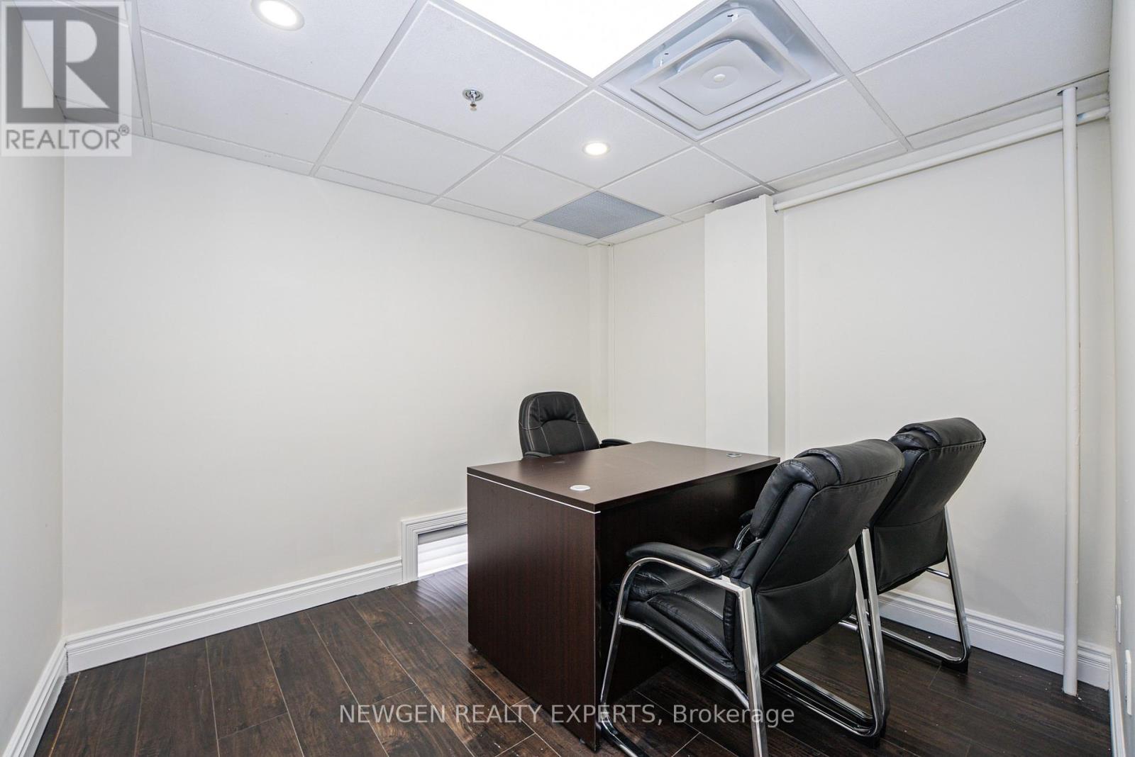 29 - 145 Clarence Street N, Brampton, Ontario  L6W 1T2 - Photo 38 - W12882712