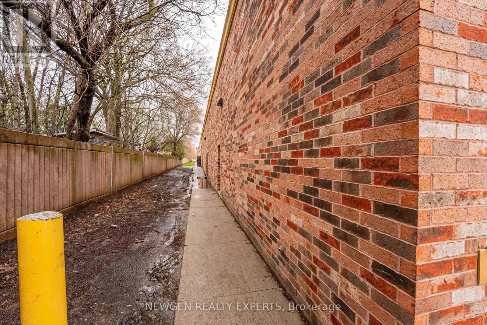 29 - 145 Clarence Street N, Brampton, Ontario  L6W 1T2 - Photo 43 - W12882712